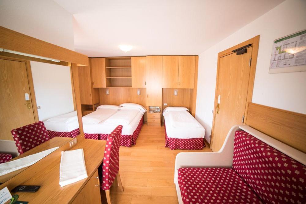 Hotel Due Spade Folgaria Extérieur photo
